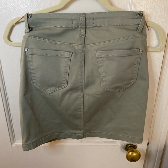 Missguided Sage Green Mini Skirt - Picture 2 of 4